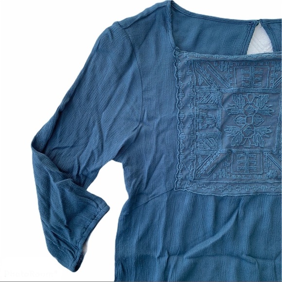 Francesca’s Shirt - Picture 3 of 14